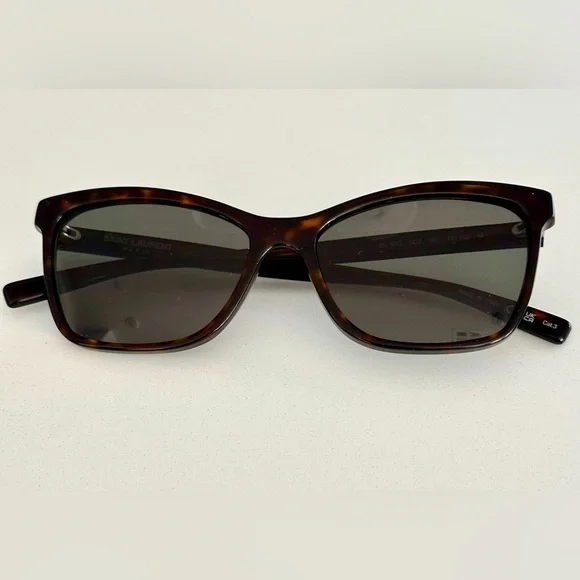 Saint Laurent Classic New Essential Cat Eye Sunglasses SAINT LAURENT EYEWEAR Mica cat-eye acetate sunglasses | NET  main image 2